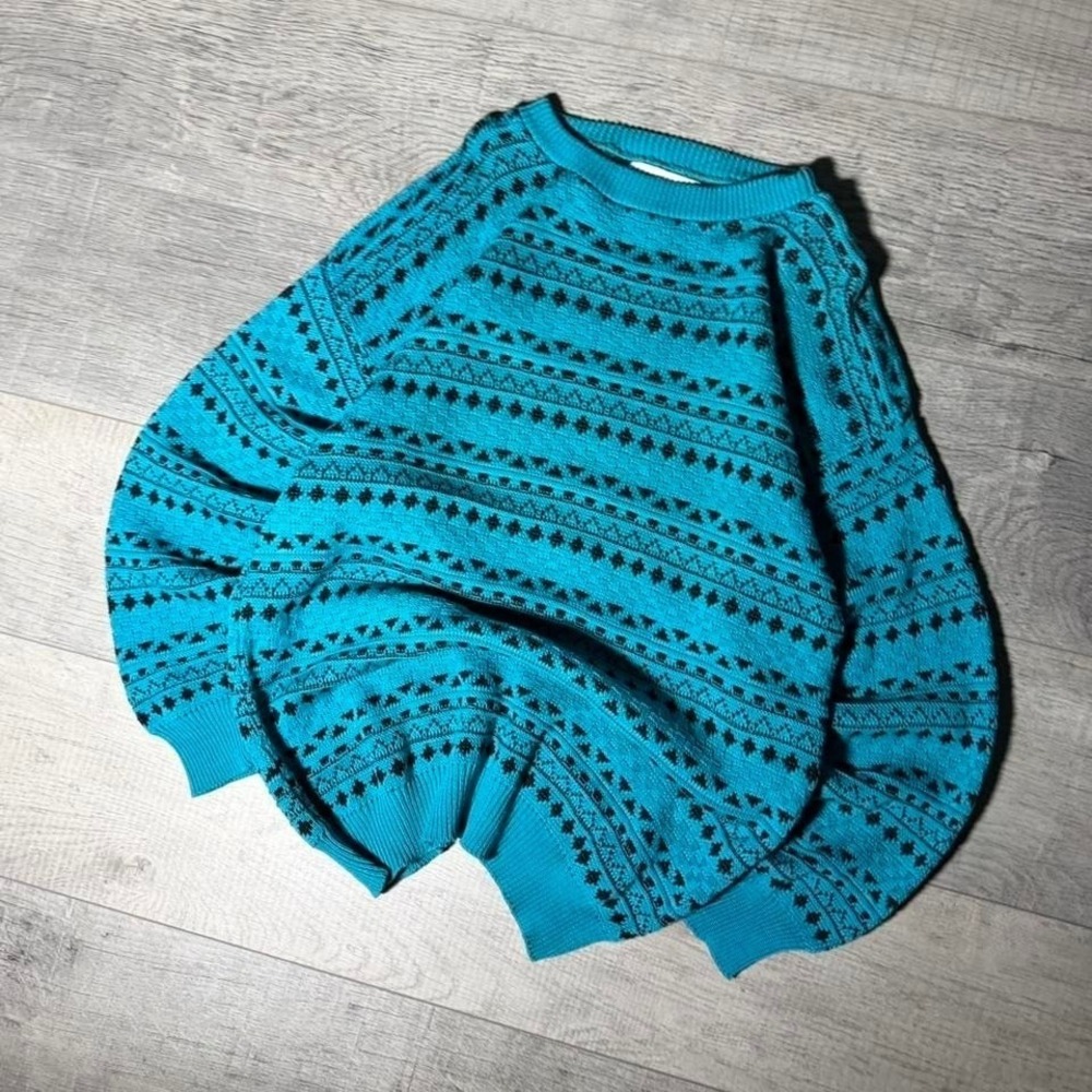 Vintage blue and black grandpa core cottage core Indy sweater pullover knit